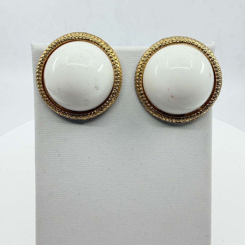 Vintage 80s Chunky White Cabochon Clip On Earrings Textured Gold Tone Round